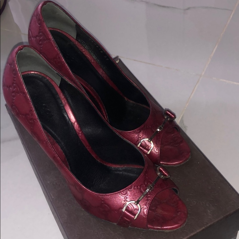 Gucci Burgundy with black heels